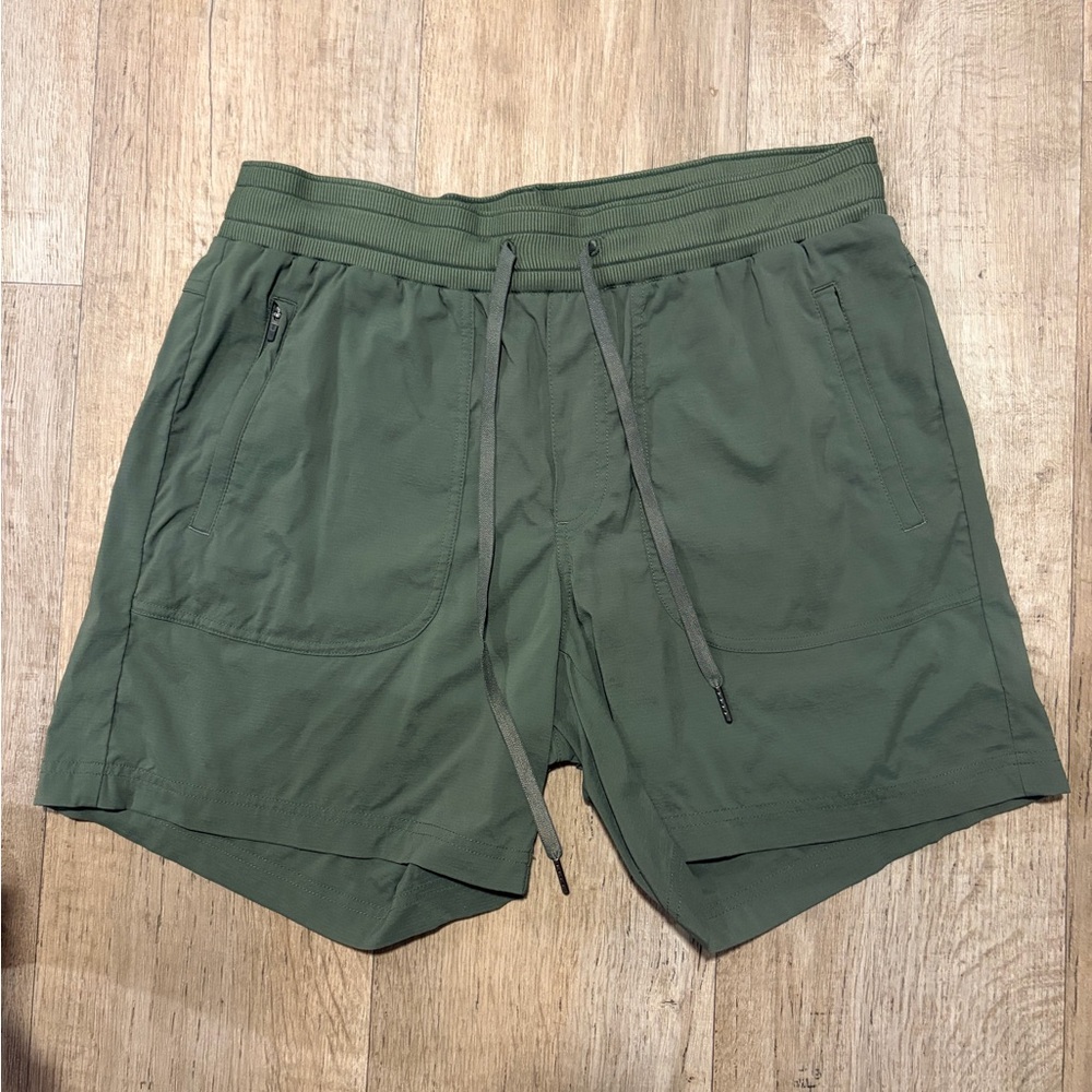 L.L Bean Women's Vista Camp Shorts-size medium